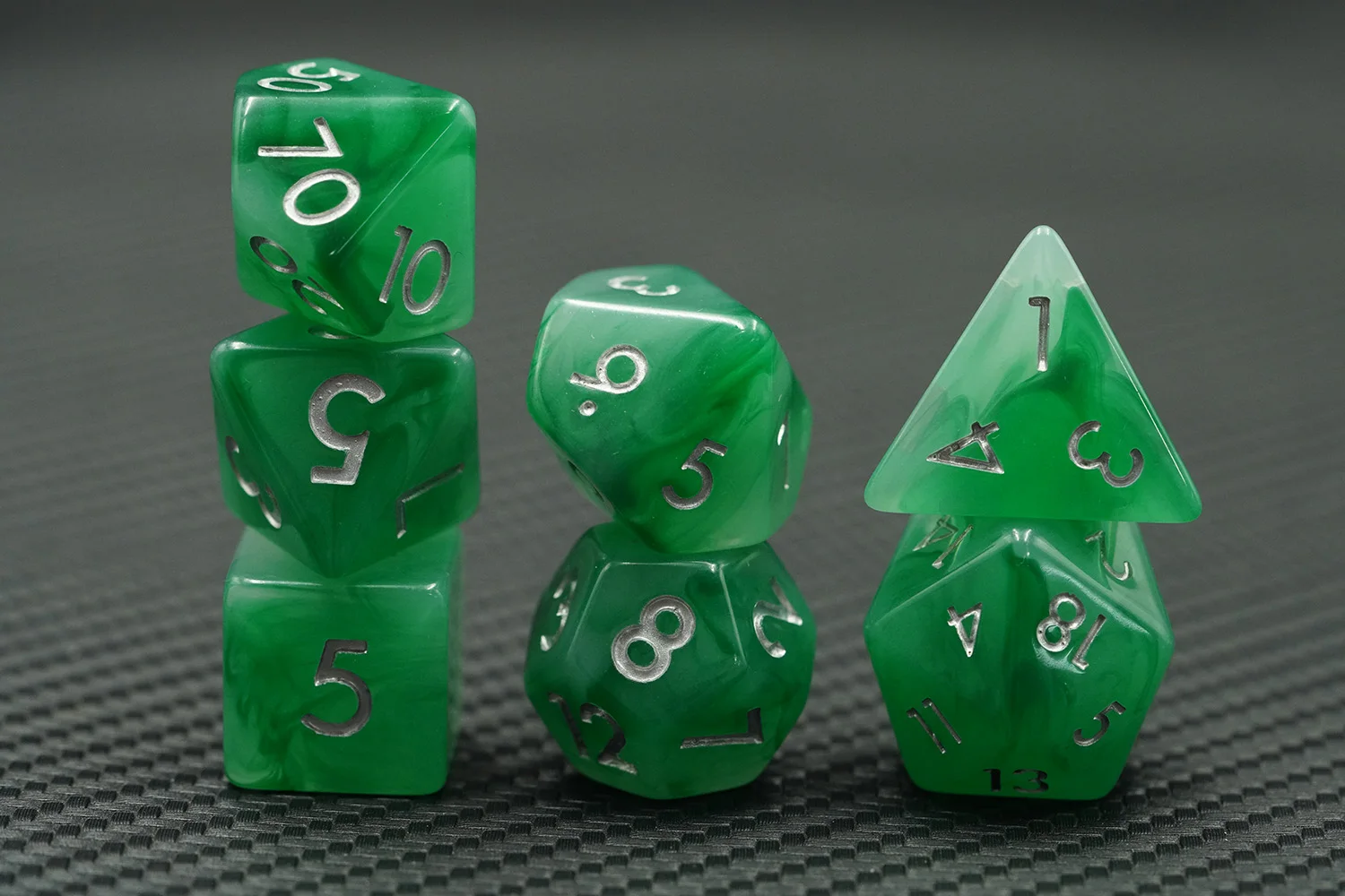 High Quality 7-Piece Polyhedral Resin Dice Set Handmade 16mm Green Resin with Soft Edge for DND Table Games details