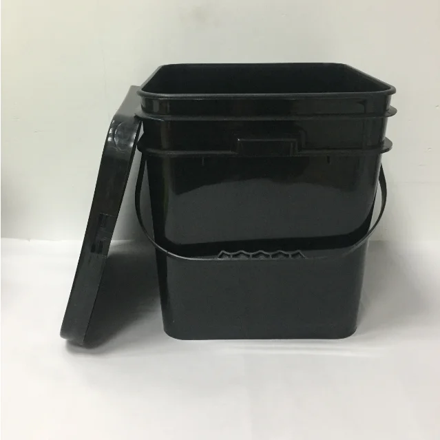 Black 5 gallon square bucket with clearance lid