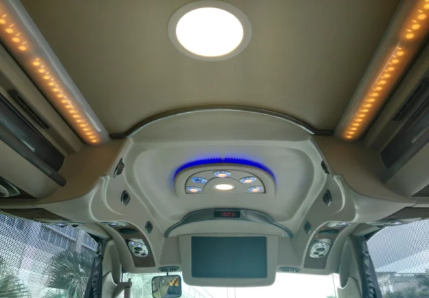 
Новый тип Евро 5 12 м роскошный дизельный автобус с 55 сидениями rhd 