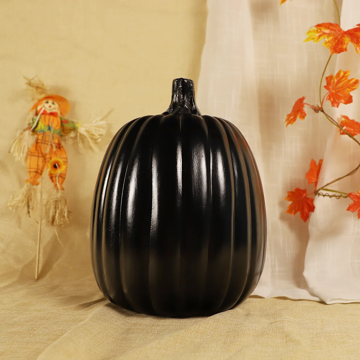 Classic lightweight Halloween costume outdoor decoration black artificial plastic pumpkin for home decoration