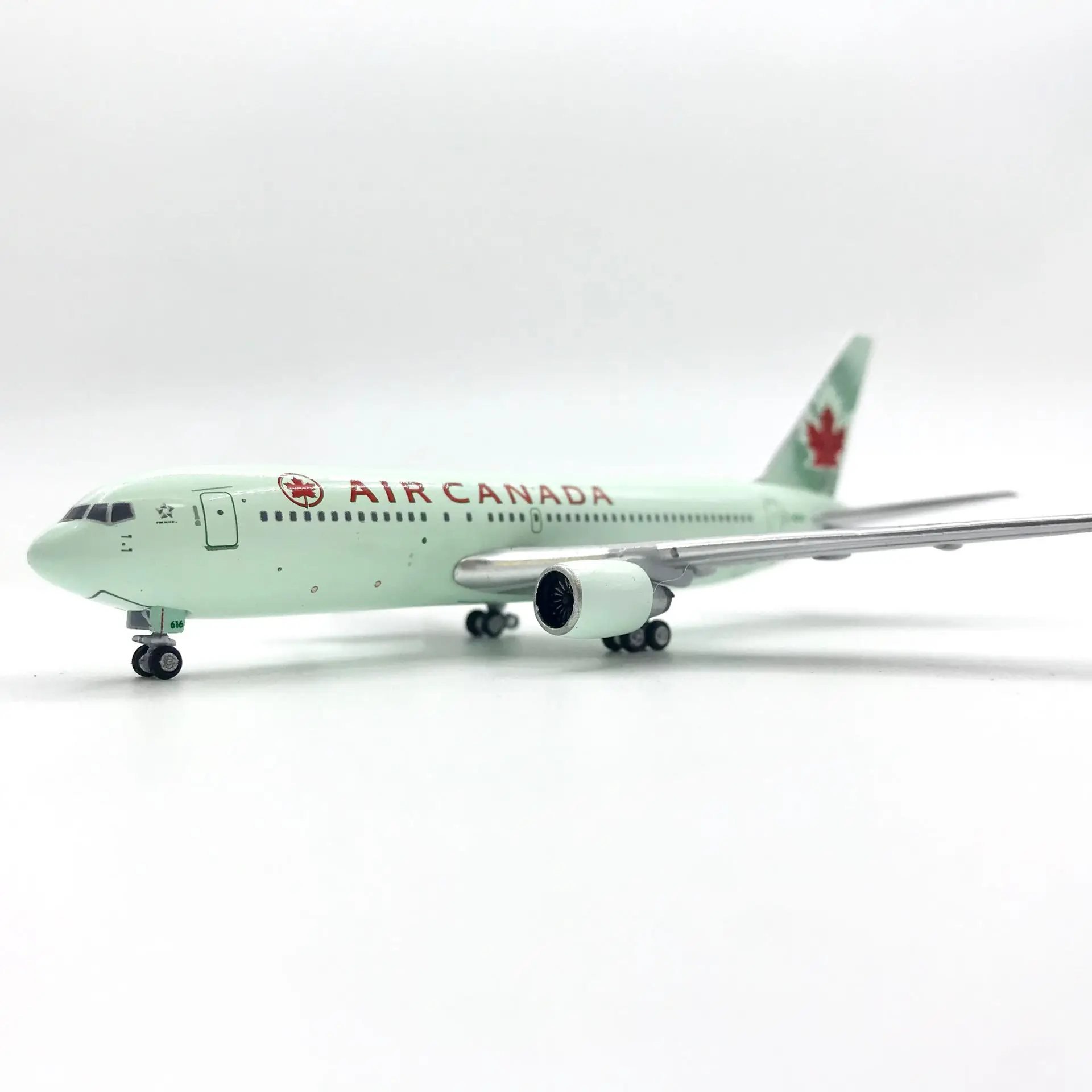 400 scale 767-200 AIR CANADA C-GDSY diecast aircraft models