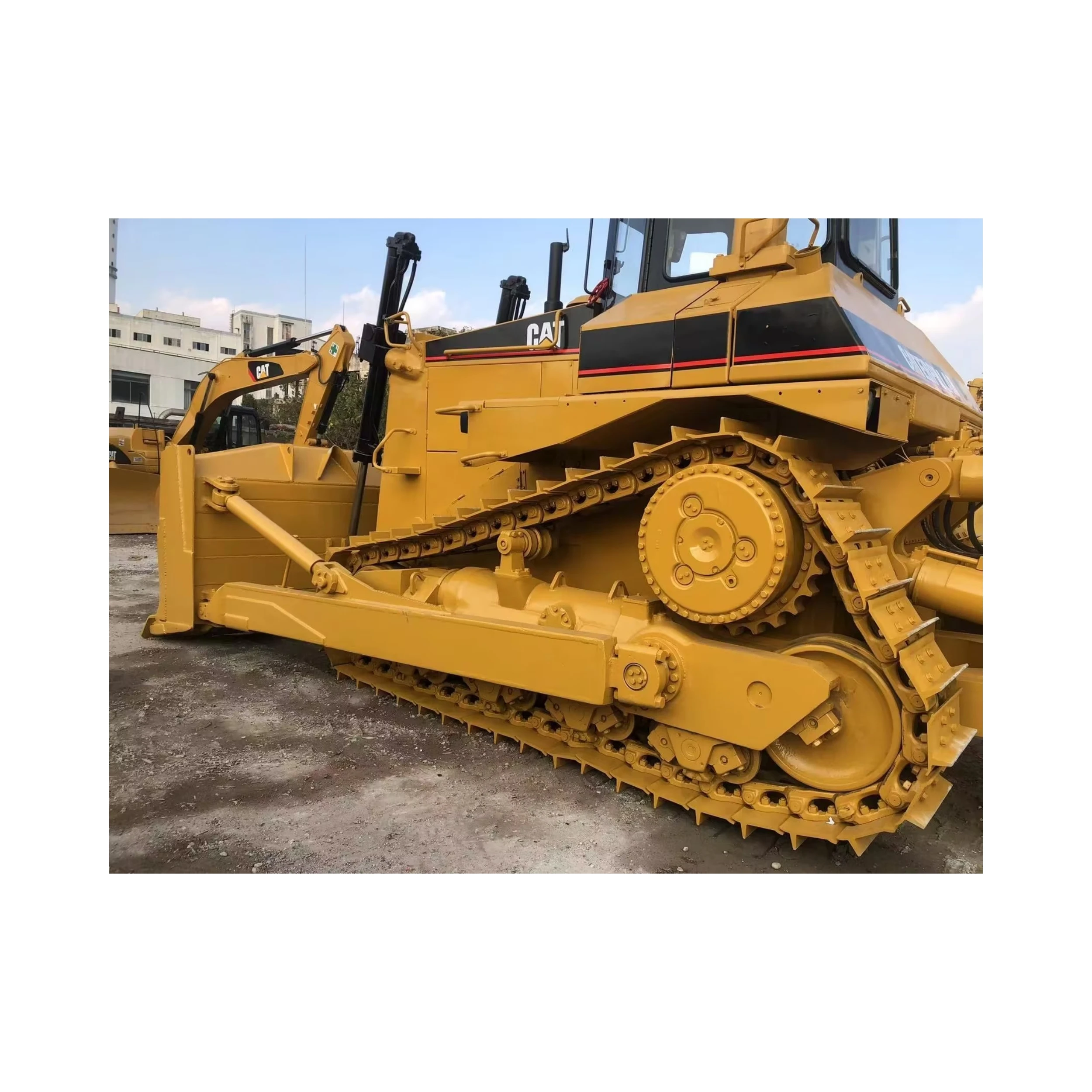 Гусеничный бульдозер