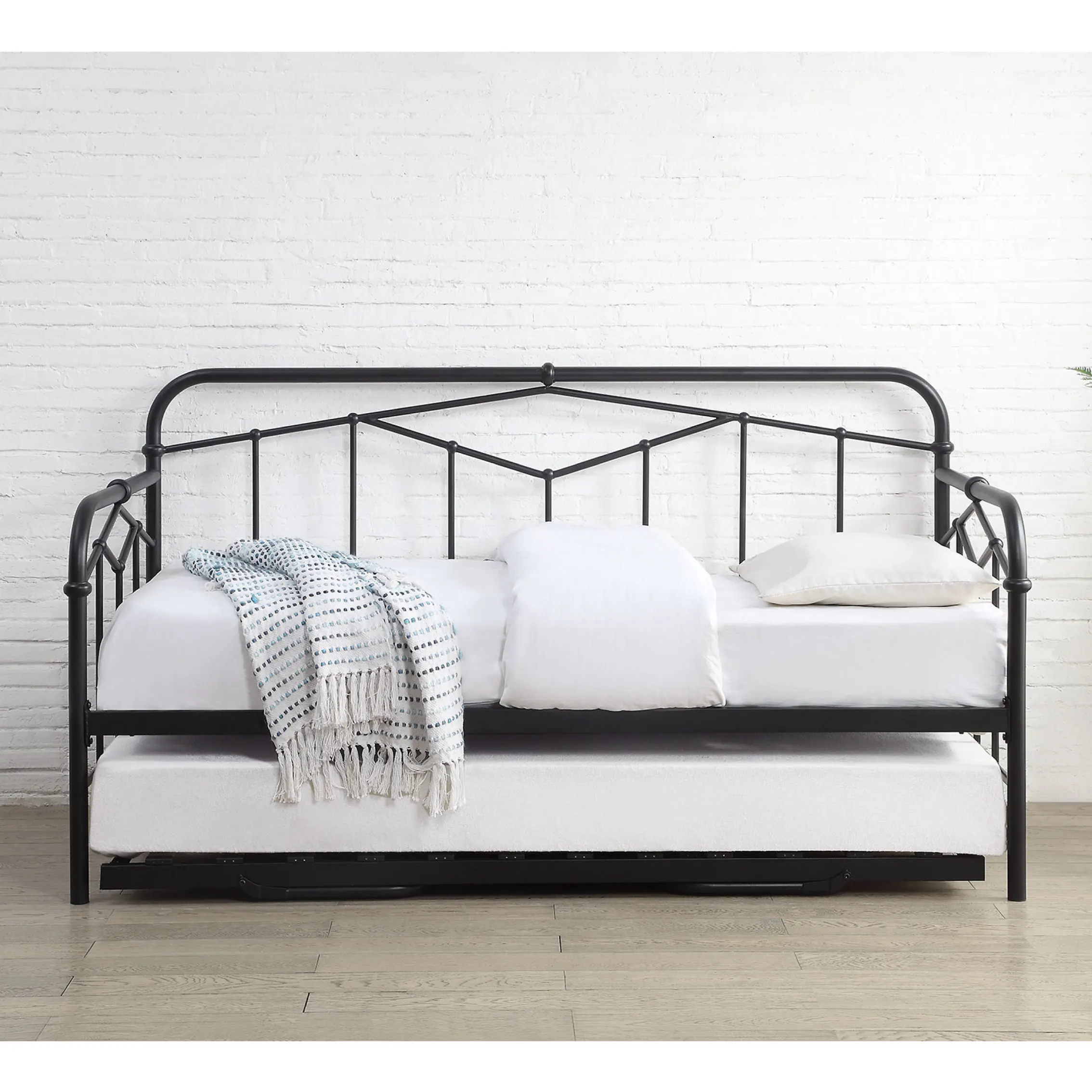 High Quality Classic Modern Style Single Size Black Bronze Wrought Iron