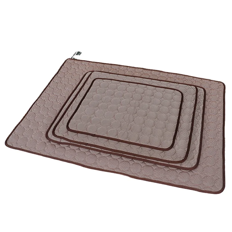 Tapis de refroidissement pliable non toxique pour chien, coussinets lavables pour pipi