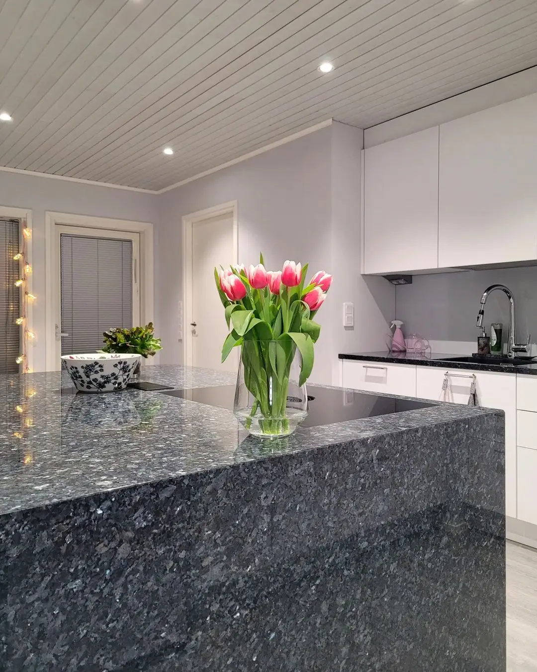 Cheap Price High Quality Gray Pearl Granite Vanity Top Polished Small Slab for Modern Kitchen Outdoor Bathroom Villa Countertop details
