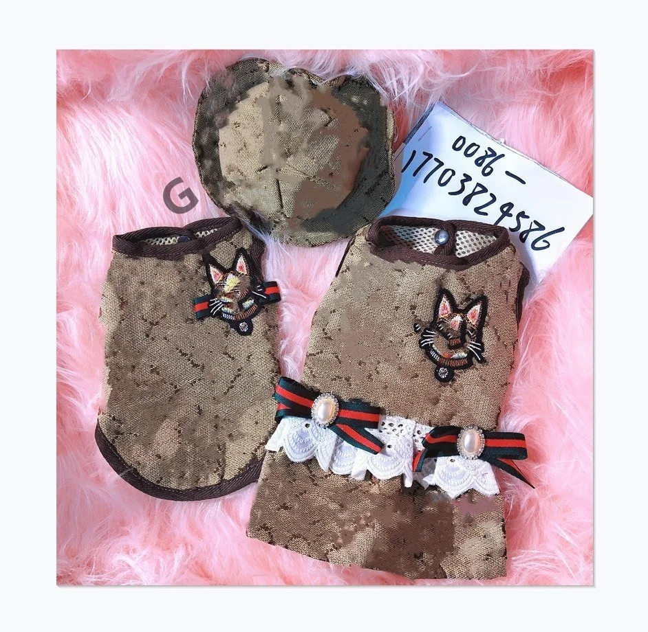 Ropa De Alta Costura Con Letras G Para Parejas,Vestidos Y Camisas De Marca  De Lujo Para Perros - Buy G Diseño Pet Par Desgaste,Pet Par Ropa De Lujo, Marca Perro Vestidos Product on
