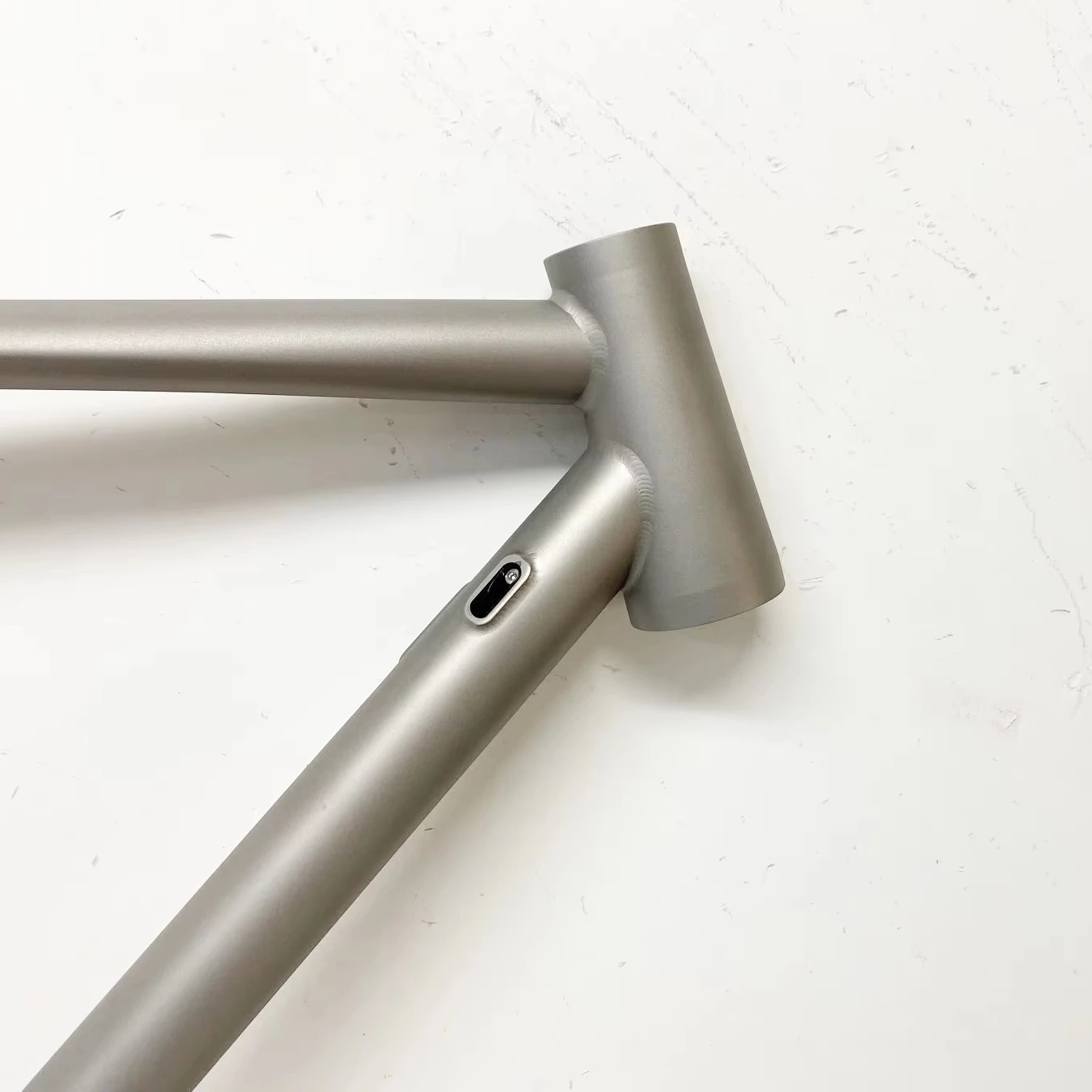 Waltly 700C Disc Road Bike Frame - Titanium & Flat Mount