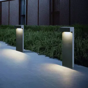 Outdoor IP65 Waterproof Solar Lawn Light with LED Remote Control for Garden Landscape Lighting in Villa and Modern Homes