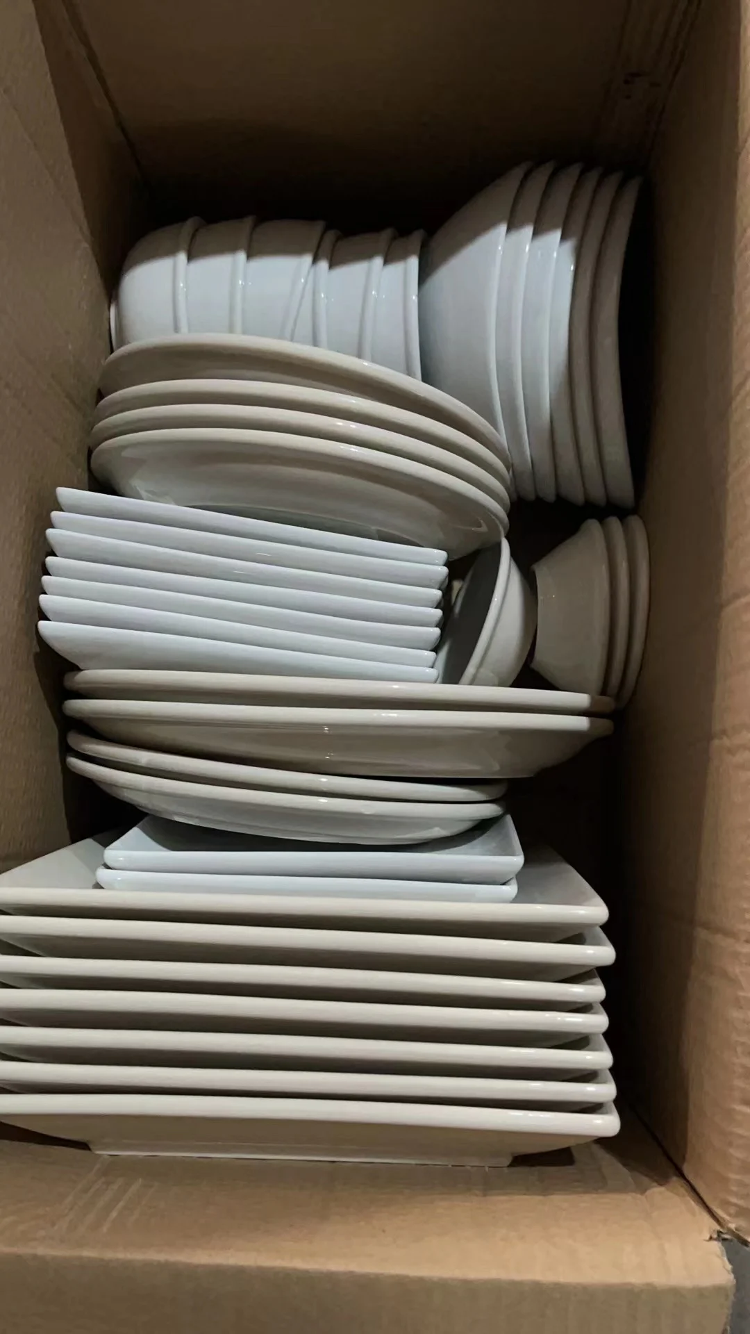 Manufacturer Wholesale Mix Size Ceramic Inventory Cheap White Ceramics