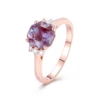 Anillo de oro rosa de 18 quilates con piedra preciosa de laboratorio