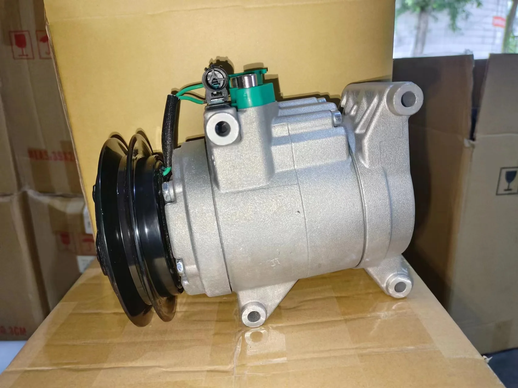 SP20 Auto AC Compressor for Hyundai County Bus 24V OEM