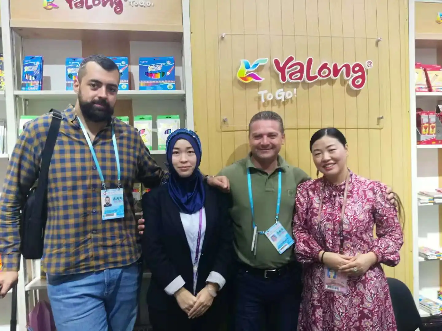 Лидер продаж карандаш с двумя наконечниками 36 цветов Yalong 18 шт. деревянный индивидуальным логотипом двойные цвета