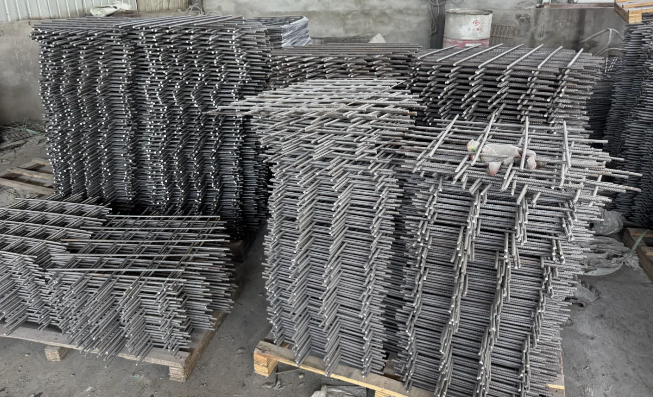 Metal Manhole Cover Key Feature in Building Materials