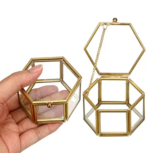 Customized Simple Square Decorative Jewelry Box Golden Geometric Pattern Square Design Jewelry Box Gift Made of Glasses