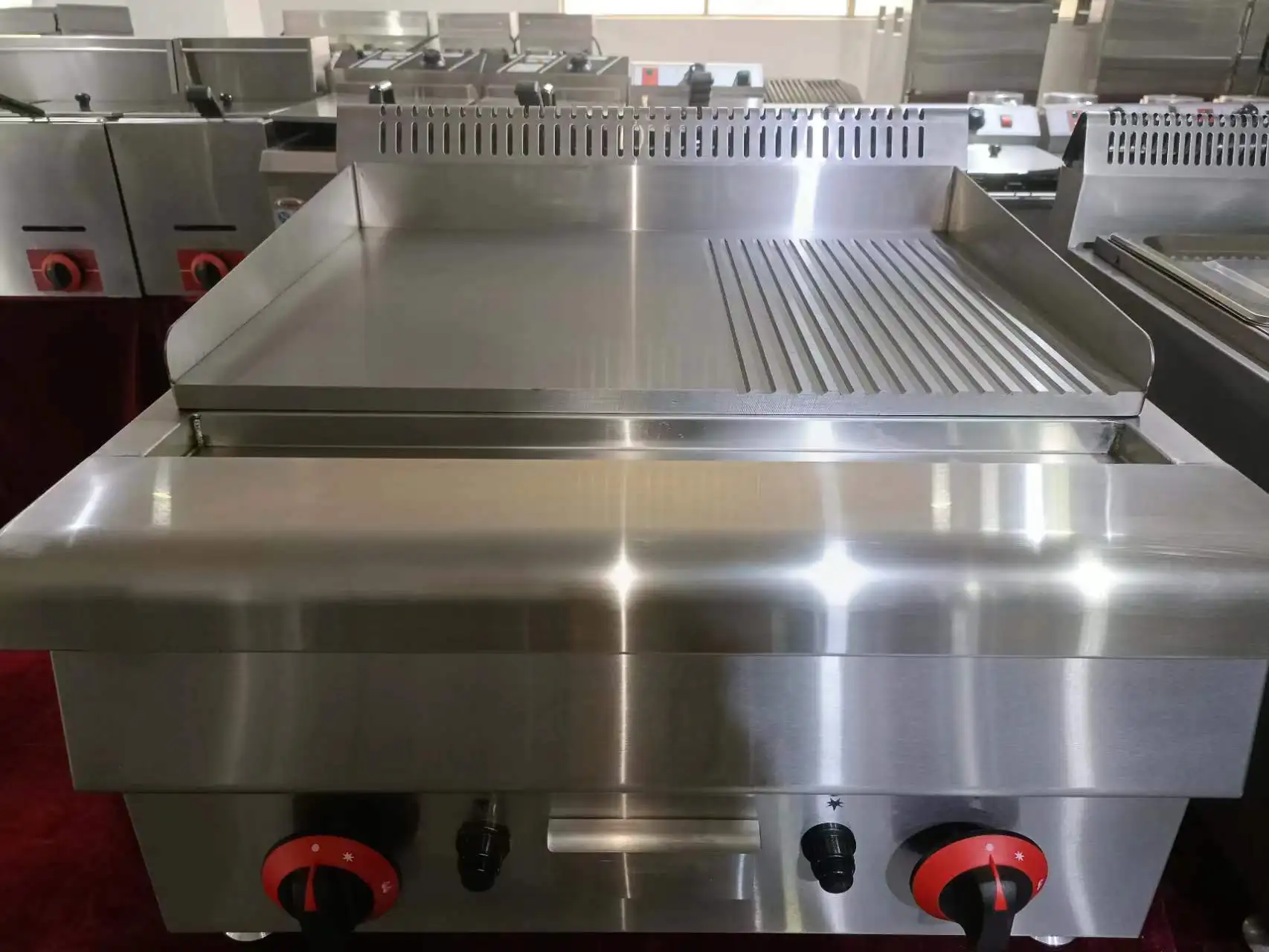 Desktop Gas Bbq Griddle With Half Ribbed And Half Flat Gas Griddle