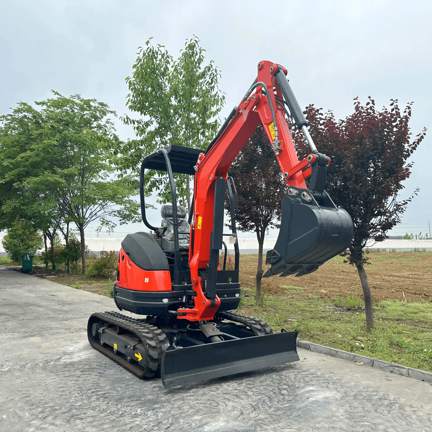 QILU Support Customized Hydraulic Mini Small Excavator Crawler Digger High Operating Efficiency Machine