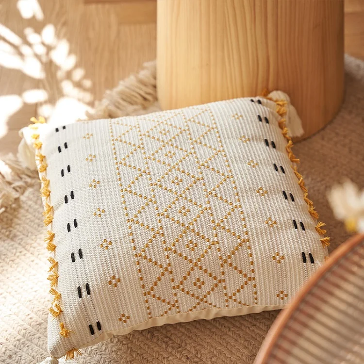 Hot Selling Wholesale Geometric Decorative Tassels Cushion Couch Sofa