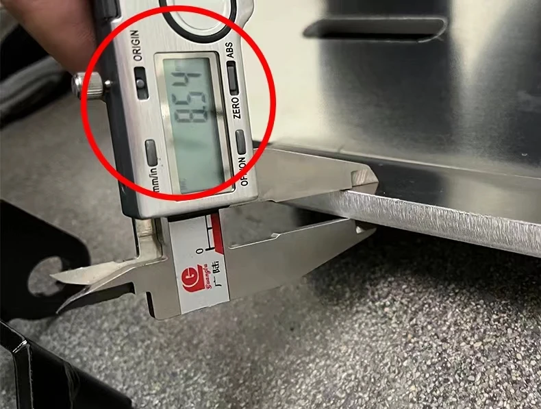 जेईईपी टोयोटा फोर्ड के लिए 3 मिमी 5 मिमी 8 मिमी मोटी एल्यूमीनियम मिश्र धातु अंडरबॉडी प्रोटेक्शन स्किड प्लेट 9