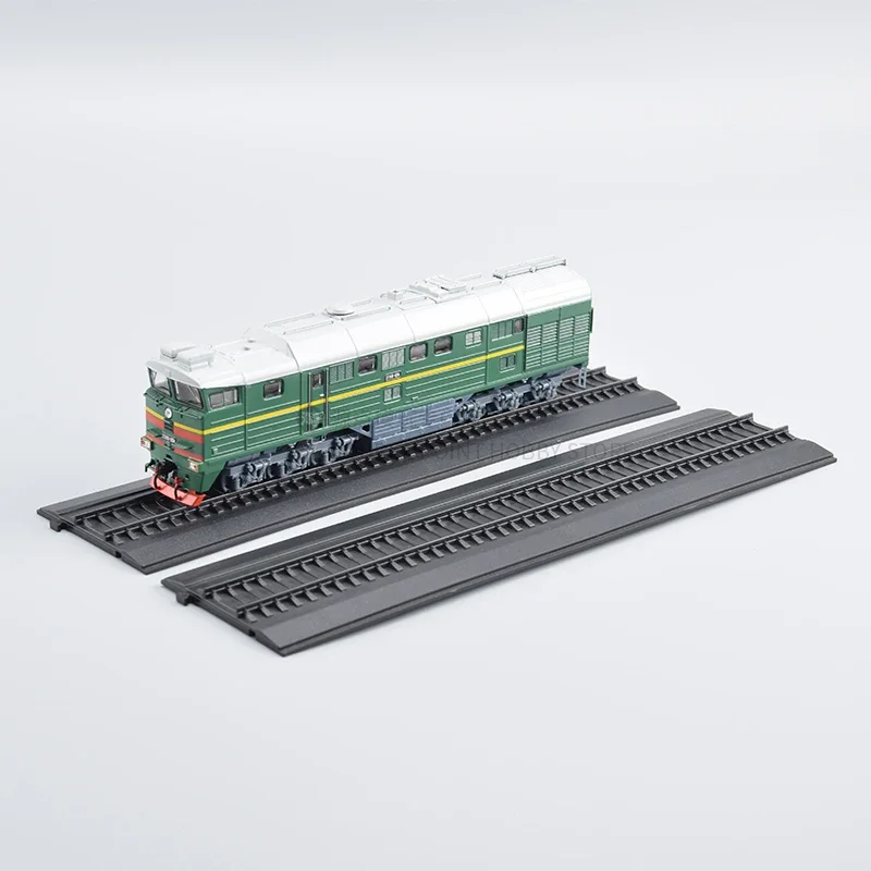 USSR 2TE116 Double Diesel Locomotive 1/87 Scale Model