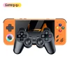 Orange (avec une manette de jeu)