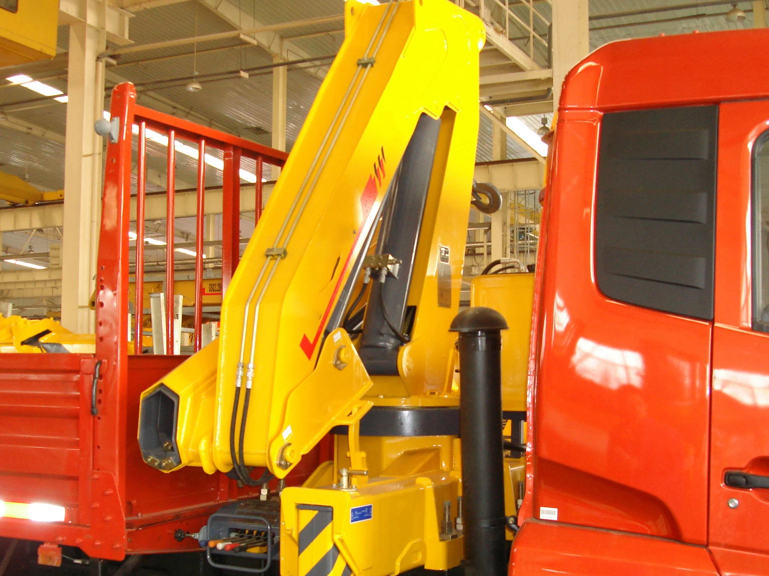 4 Ton 2 Tons Small Mobile Crane Truck Mounted Crane Manipulator Truck SQ4SK3Q