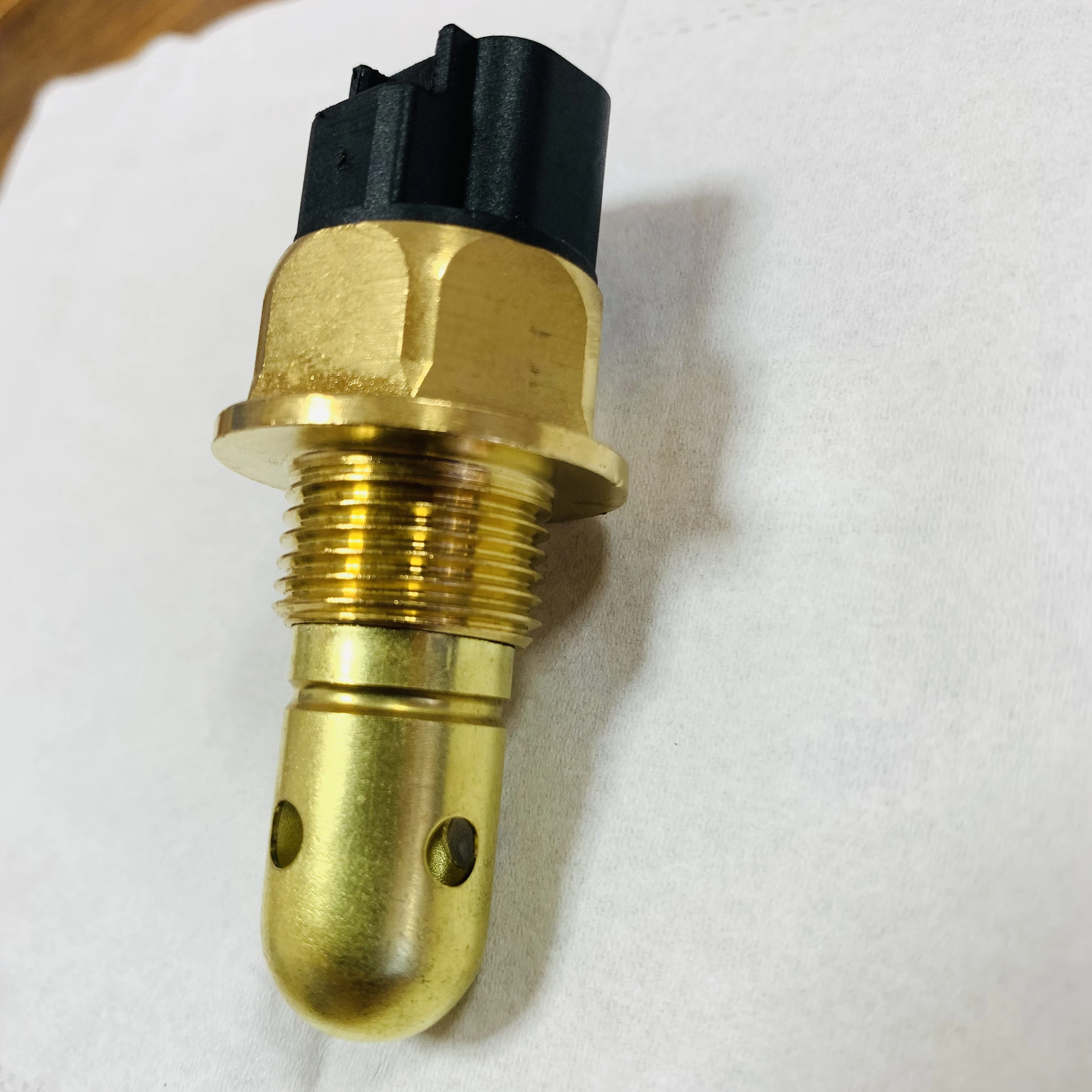 Water Temperature Sensor S8346-01510 for Kobelco SK200-8 SK210-8 Construction Machinery Parts