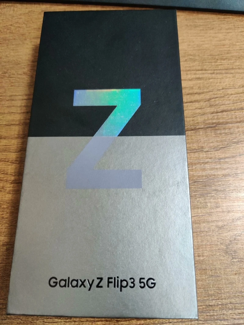 For Samsung Z Flip 3 phone Galaxy foldable Global version Original mobile phone Rotating phone Unlock used A+ 99% Smartphone