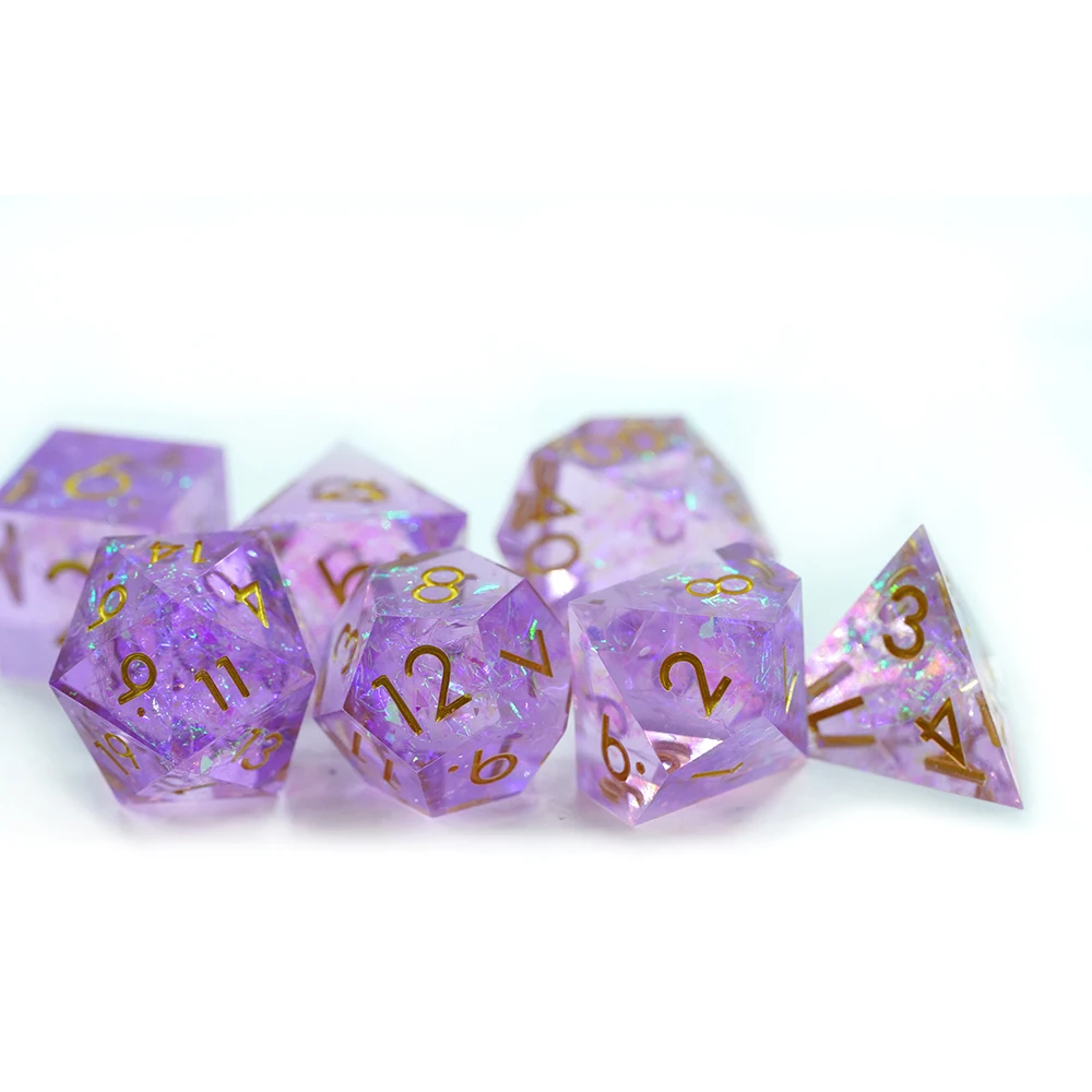 Käsityönä valmistettu Resina-Dragon and Dungeon RPG -nopparasia räätälöitävissä polyedrisissä lautapeli nopat 16 mm teräväreunaiset DND-nopat