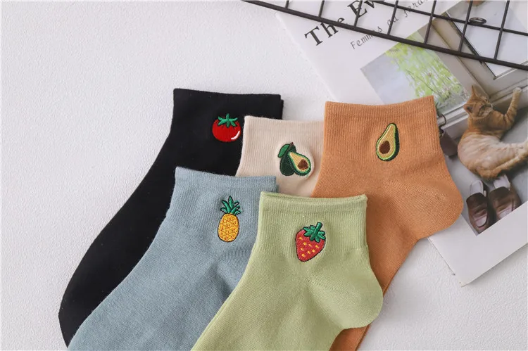 Youki Spring's new ladies embroiders fruit pattern cotton socks