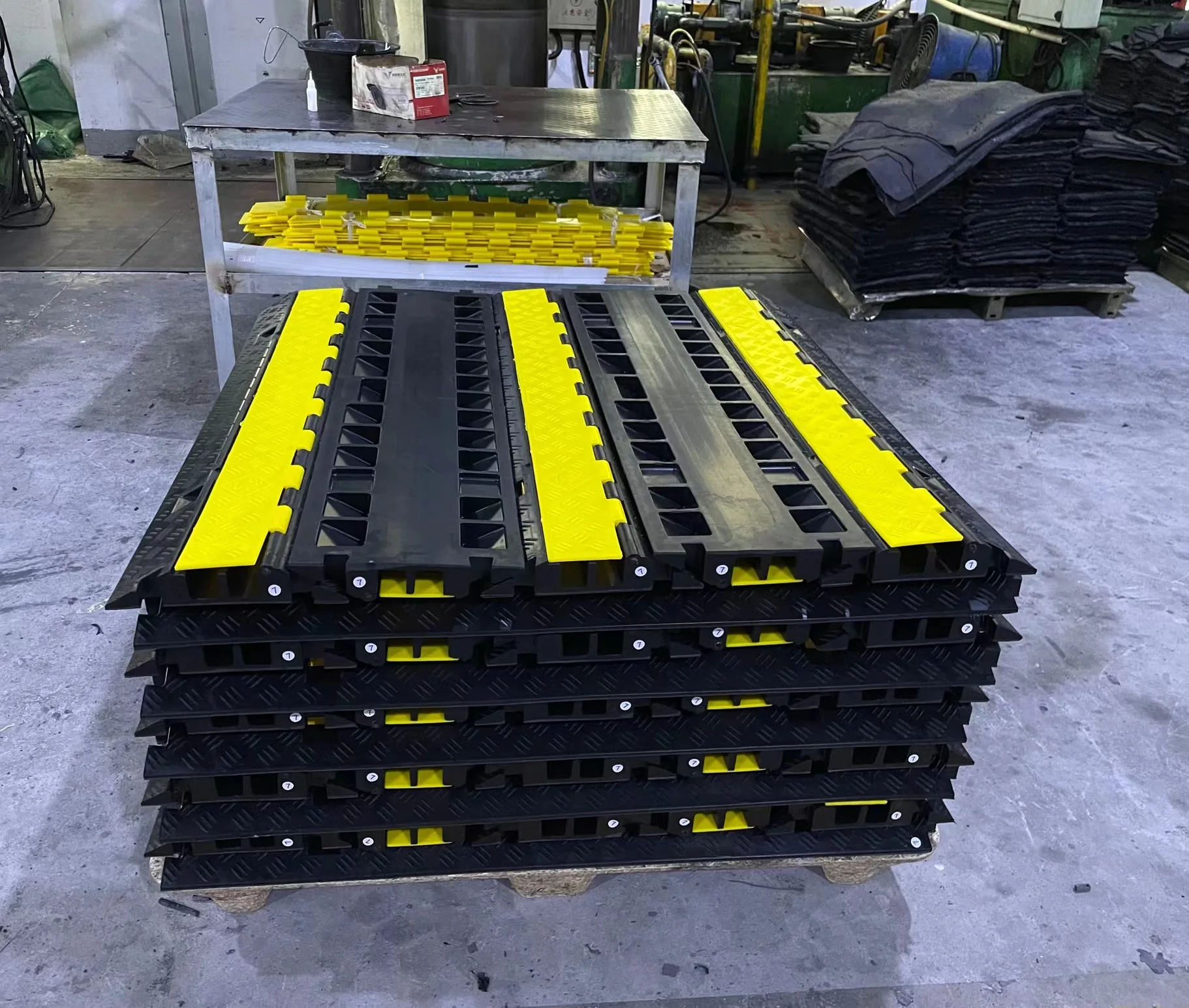 Rubber Pvc Drop Over Cable Ramp 2 Channel Ramp Protector Humps Covers details