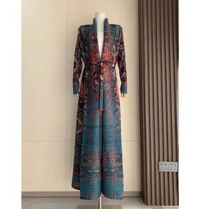 Factory Direct Sales Fast Delivery 2025 Latest Design Custom Muslim Abaya Pleated Long Women Printed Abaya