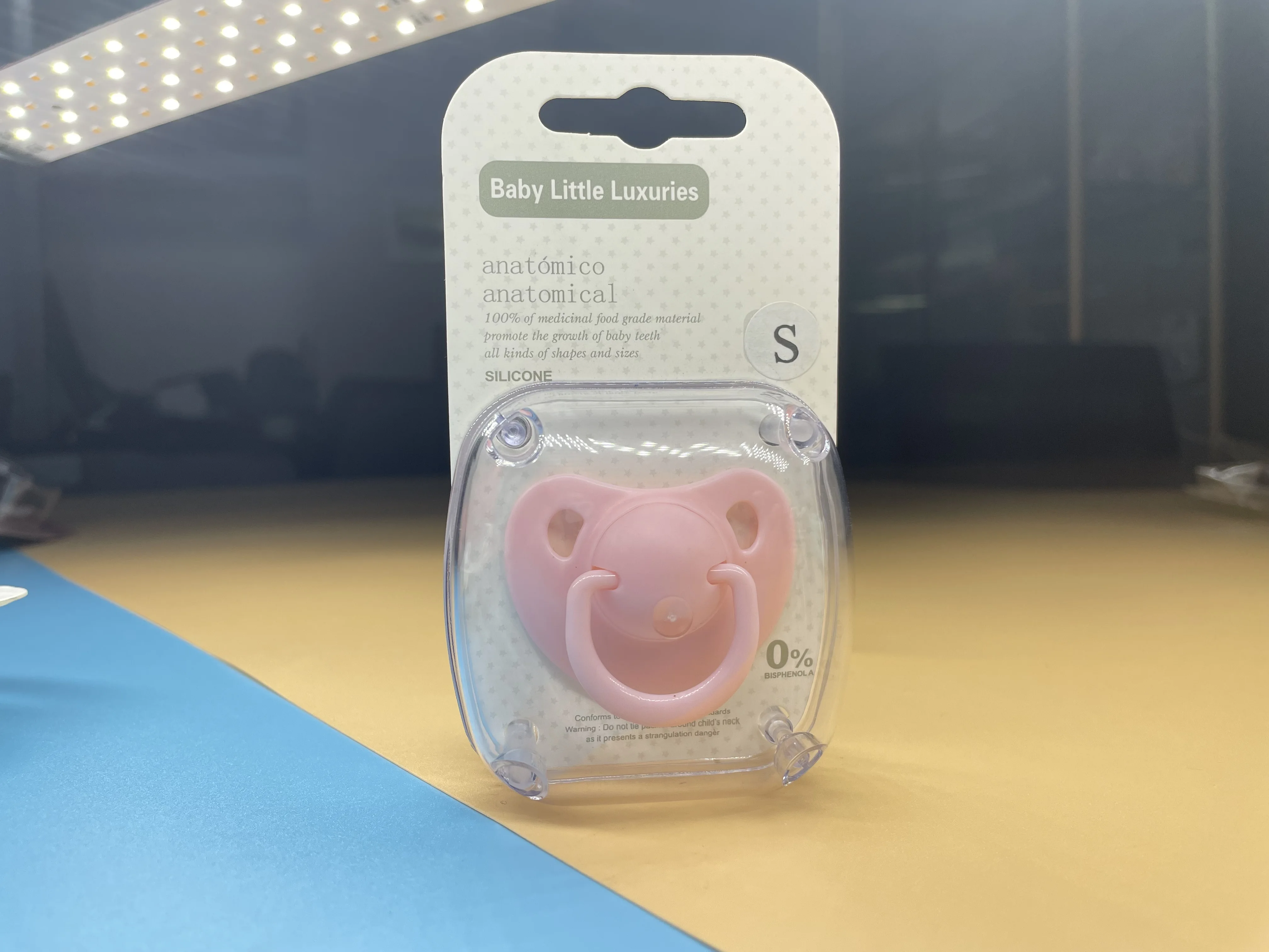 Eco Friendly Lips Bow Bibs Pacifier Rubber Nipple Wholesale Newborn