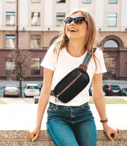 Customized women's crossbody bag sports exercise running bag leather chest pack crossbody sling bag