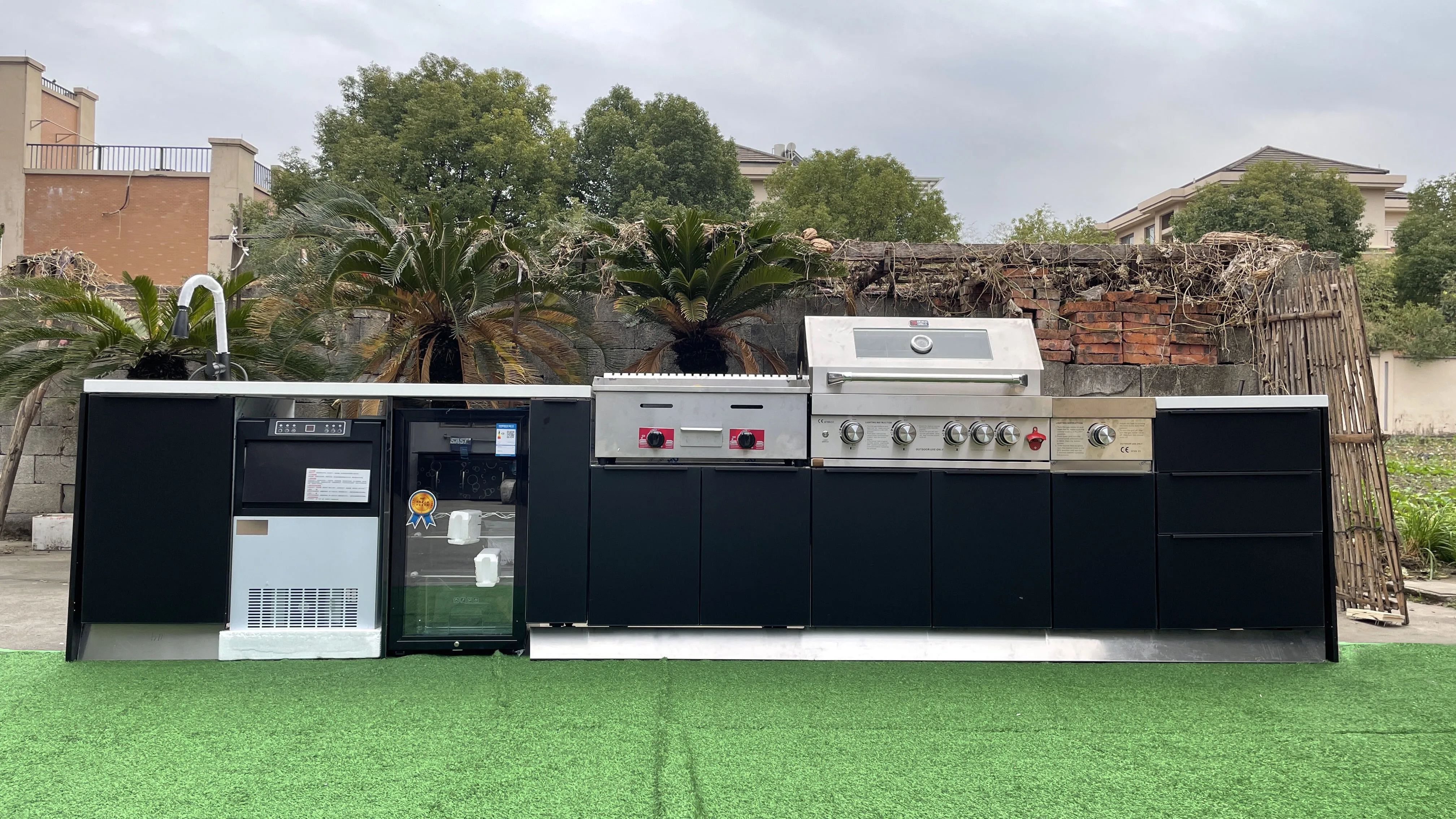 Hot Sale Waterproof Matt Black Lacquer Modern Design Aluminum Glass