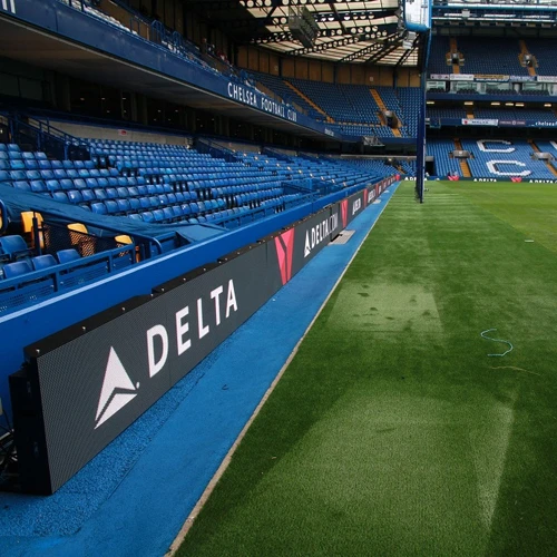 P8 Portable Full Color Advertising LED Digital Sign Board Waterproof Outdoor Football Stadium Perimeter LED Screen Display