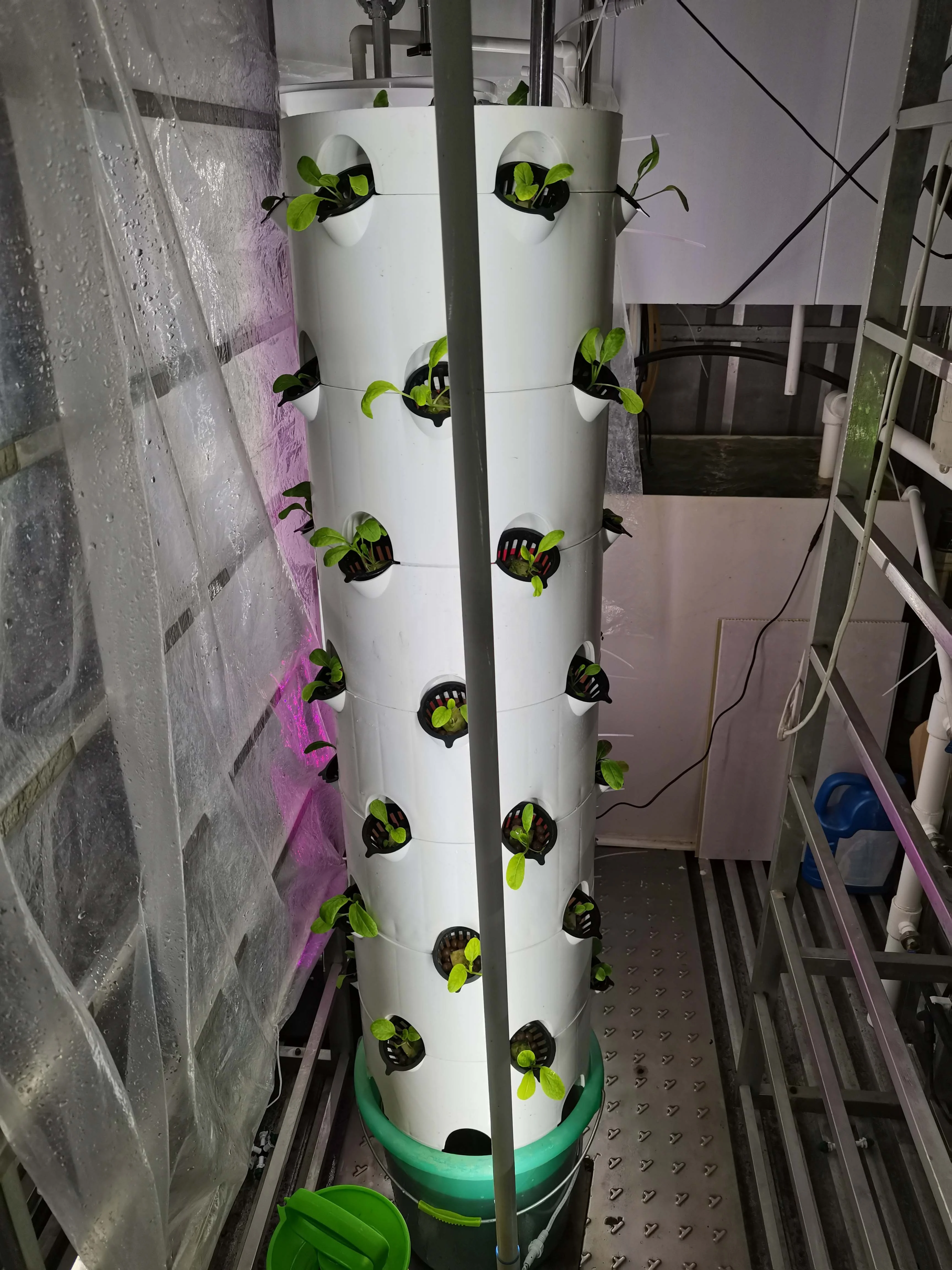 High Quality Eco-friendly Hydroponic Indoor Motorized Rotating Aeroponic Tower Grow Systems with Pump Container Greenhouse Farm