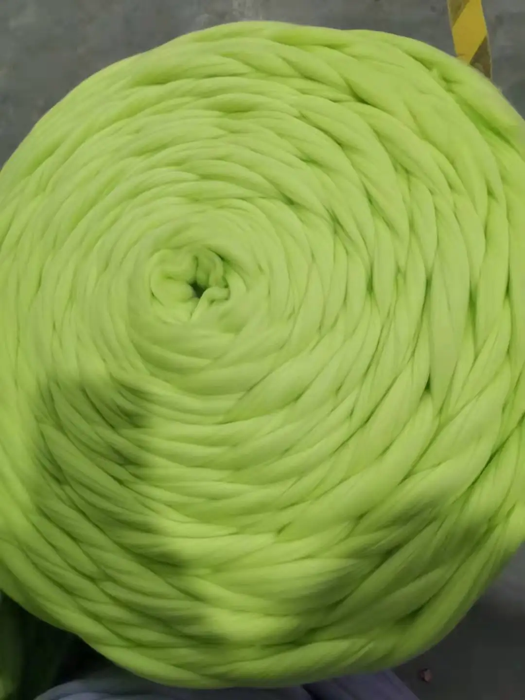 Wholesale Dyed Or Colored Wool Roving 2123 Micron Chunky Merino Wool