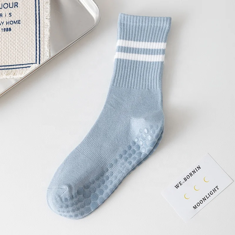 Оптовая продажа, противоскользящие носки до середины икры, женские хлопковые носки для йоги, пилатеса, сцепления