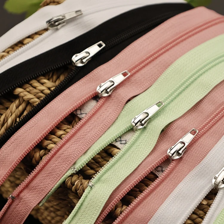 Wholesale Factory Price Custom Nylon Instant Locking Zipper Open End Cheap Nylon Zippers Yiwu Kee Kcc Hkk 5 #5 Nylon Zipper