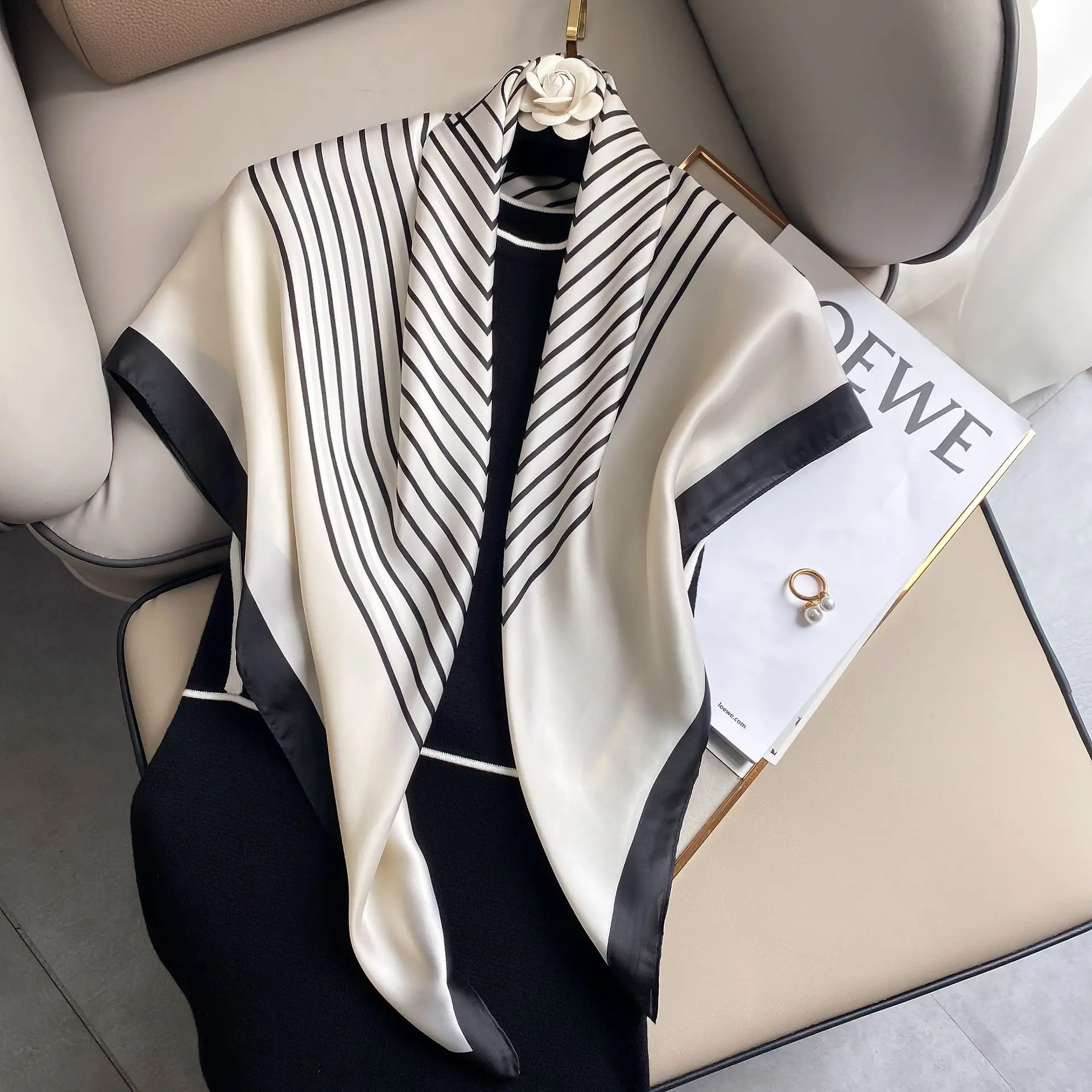 2023 New Fashion Silk Scarf Women Scarf Square Scarf 90*90cm Factory  Wholesale Price - China Silk Scarf and Woman Scarf price