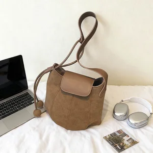 High-End Luxury Commuting Shoulder Bag for Women Retro Minimalist Pumpkin Design Versatile Fashion Bucket Bag Zipper Polyester