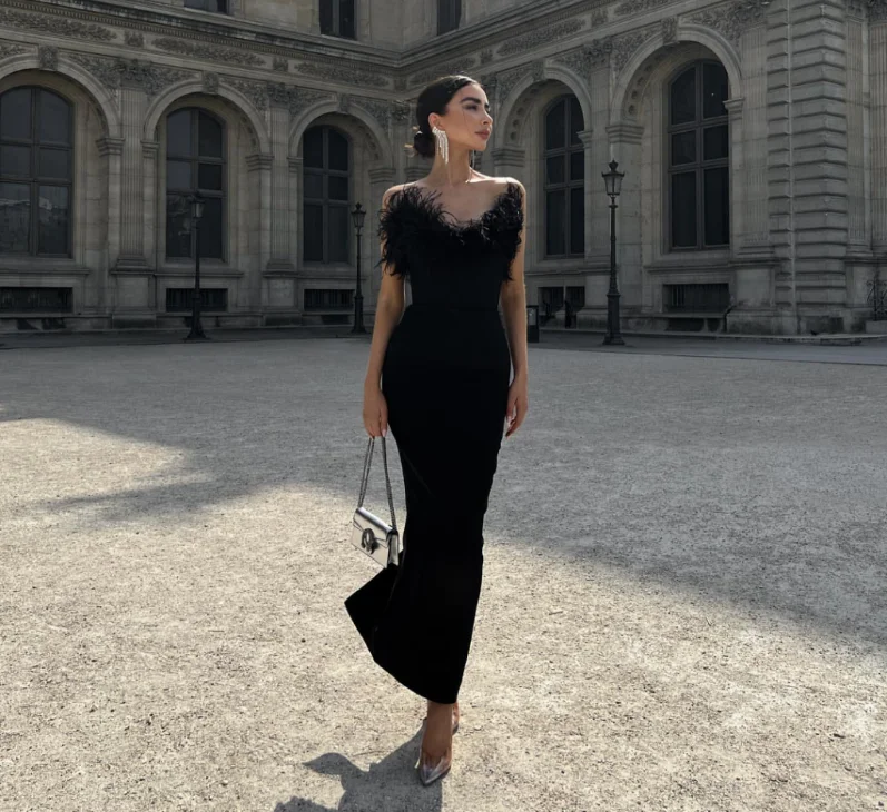 Elegant Black Feather Dress - Perfect For Party & Events