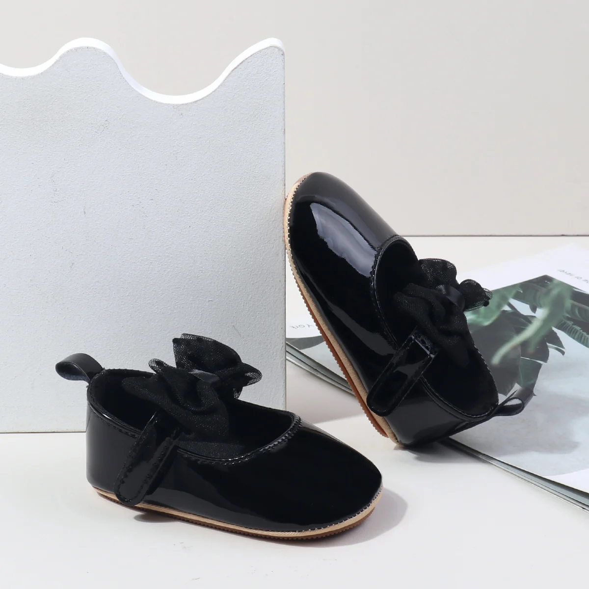 Newborn Infant Shoes Mesh Bow Decorated Soft TPR Soles Anti-slip Outdoor Baby New Design Princess Girl Shoes for 0-15 Months supplier
