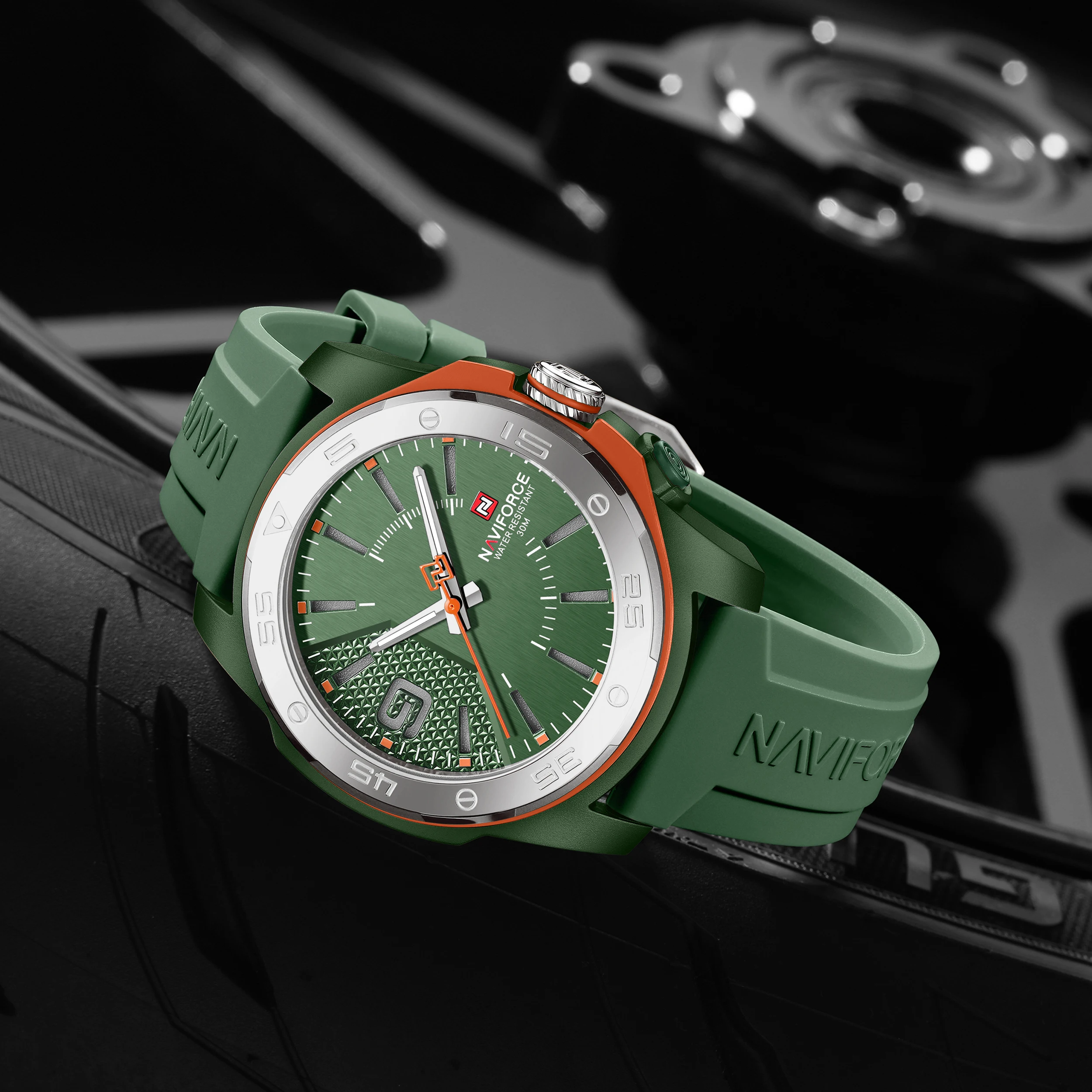 NAVIFORCE NF7112 Original Quartz Watch for Men Simple Silicone Strap 3Bar Waterproof Luminous Watches