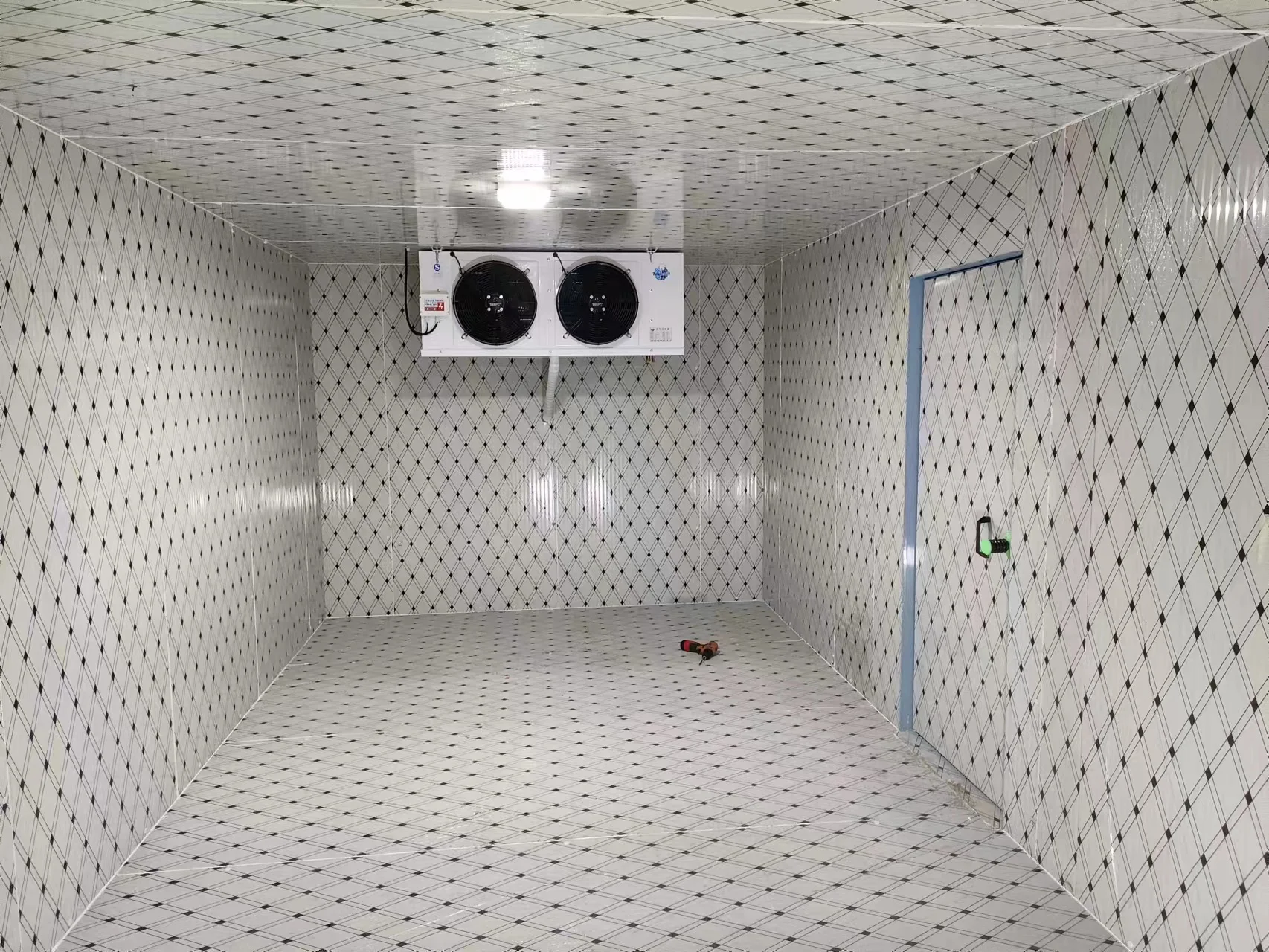 2023 Ac220v 20ft 40ft Cold Storage /cold Room Tube Led Light Moisture