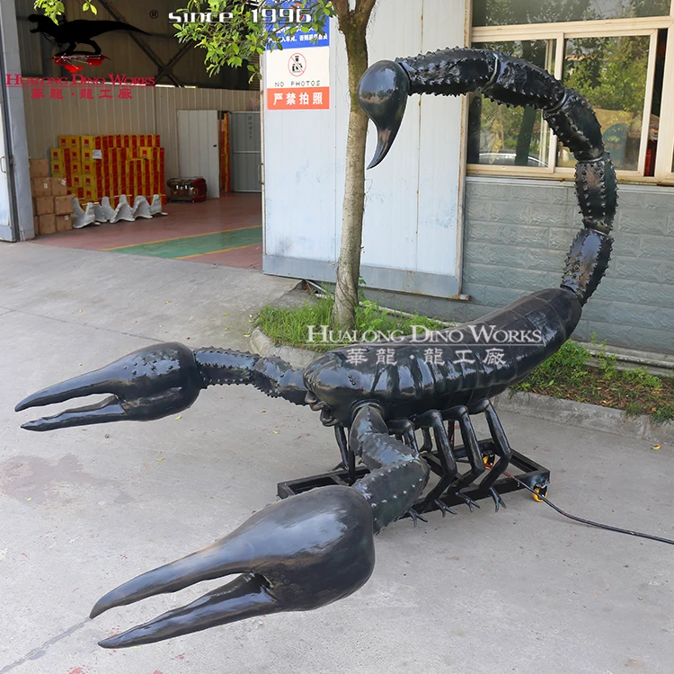 Black Animal Model Scorpion for Halloween Decoration Advertising