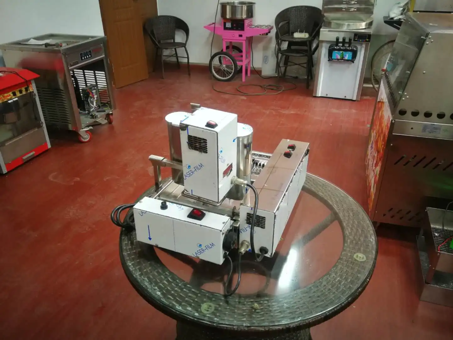 donut machine (2).jpg