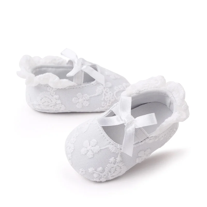 Beautiful Embroidered Lace Design Soft Cotton Newborn Infant Baby Shoes for Girls Directly Factory Bulk Order details
