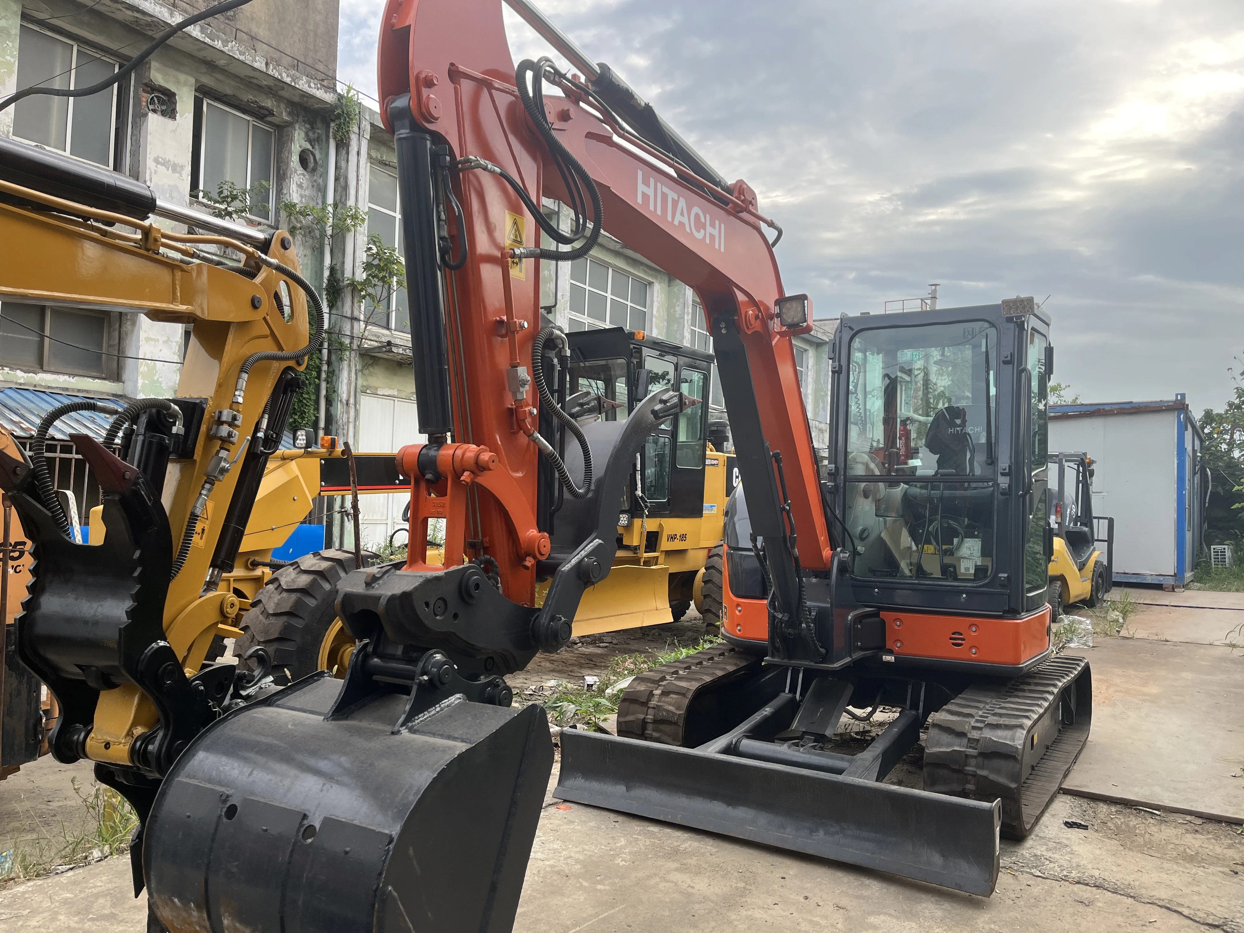 Hitachi Zaxis 55 Japan Used 5.5 Ton Mini Excavator for Sale