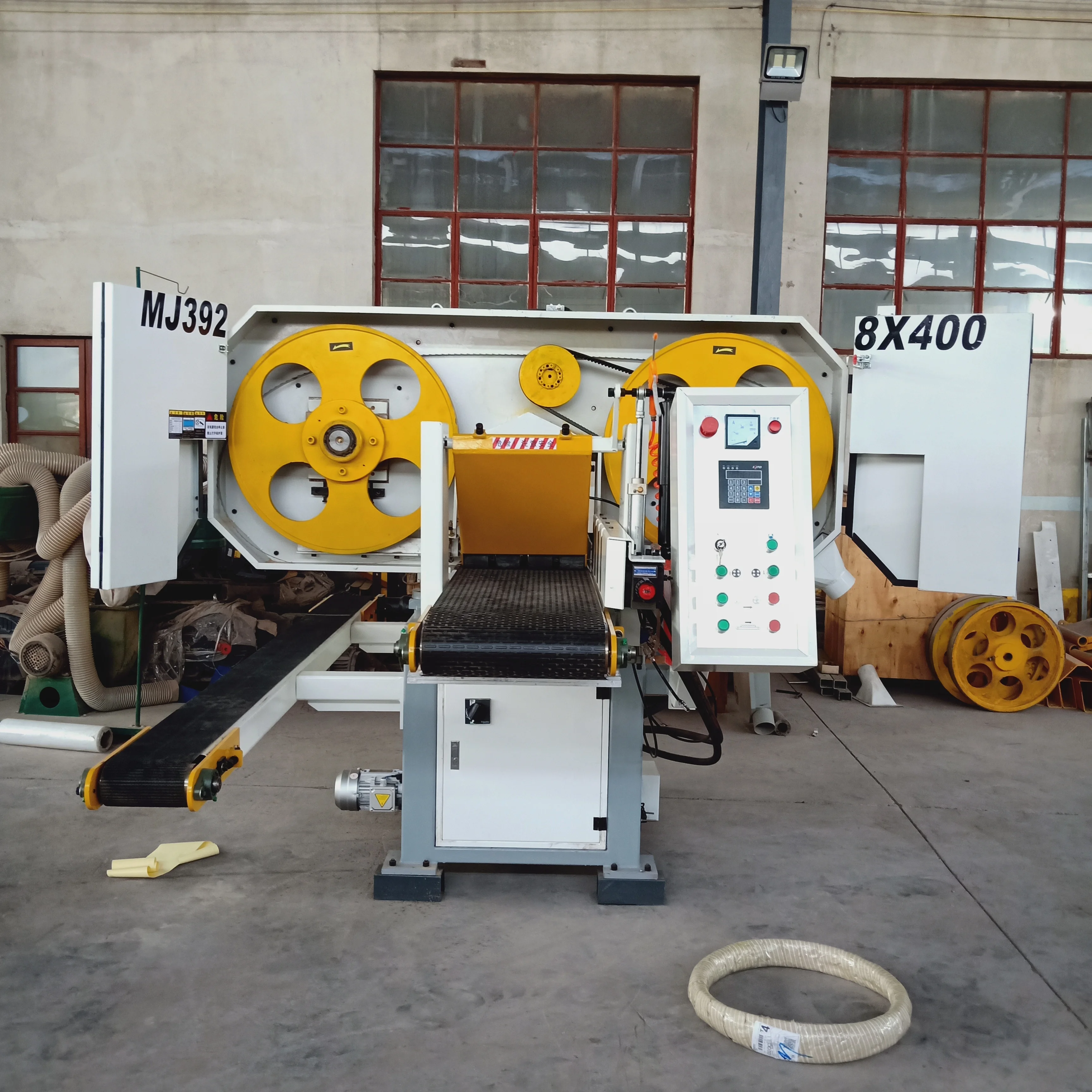 European Precision High Speed Auto Tissue Feed Large Solid Wood Cutting Horizontal Band Saw Machine